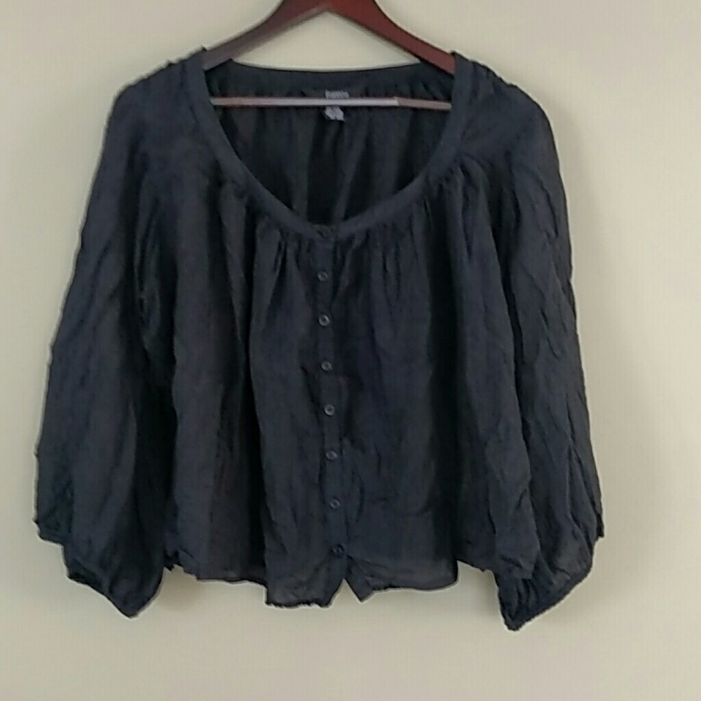 Ishyu Black 100% Silk Crinkle Top size Large